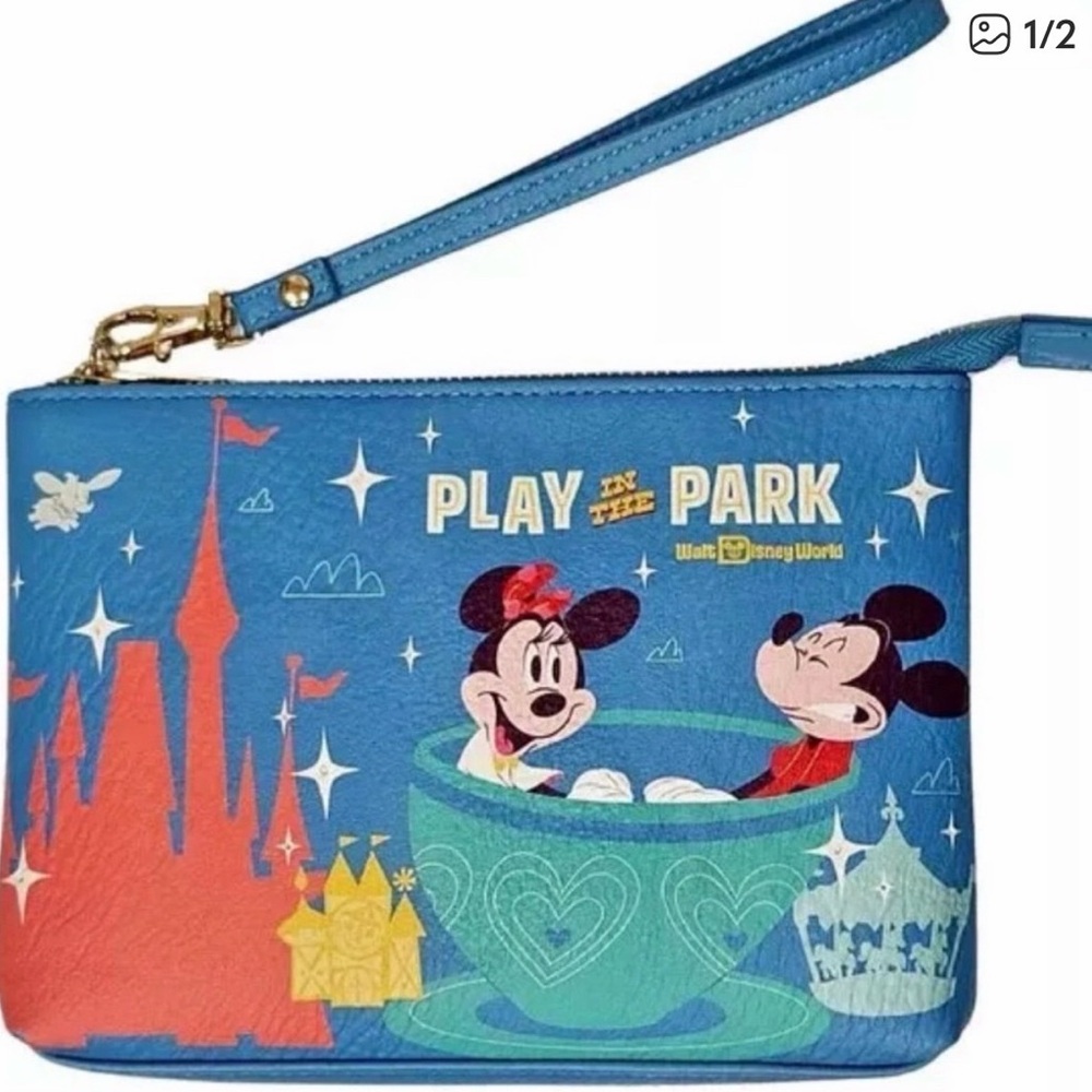 NWTvDisney Parks Play In The Park Light Up Wristlet Wallet Mickey Minnie